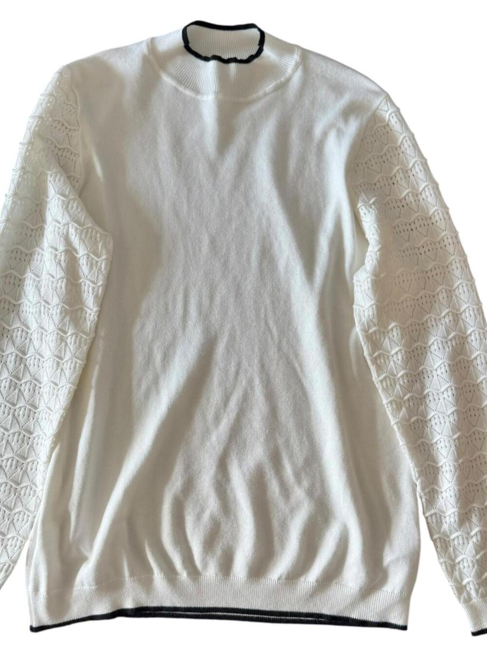 Carolyn Taylor White Textured Sleeve Sweater – Size M